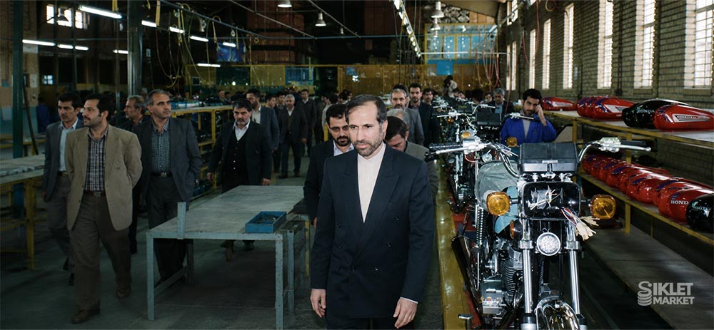 افتتاح کارخانه کویر موتور در سال 1380 شمسی، کاشان